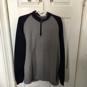 Men’s long sleeve pullover top